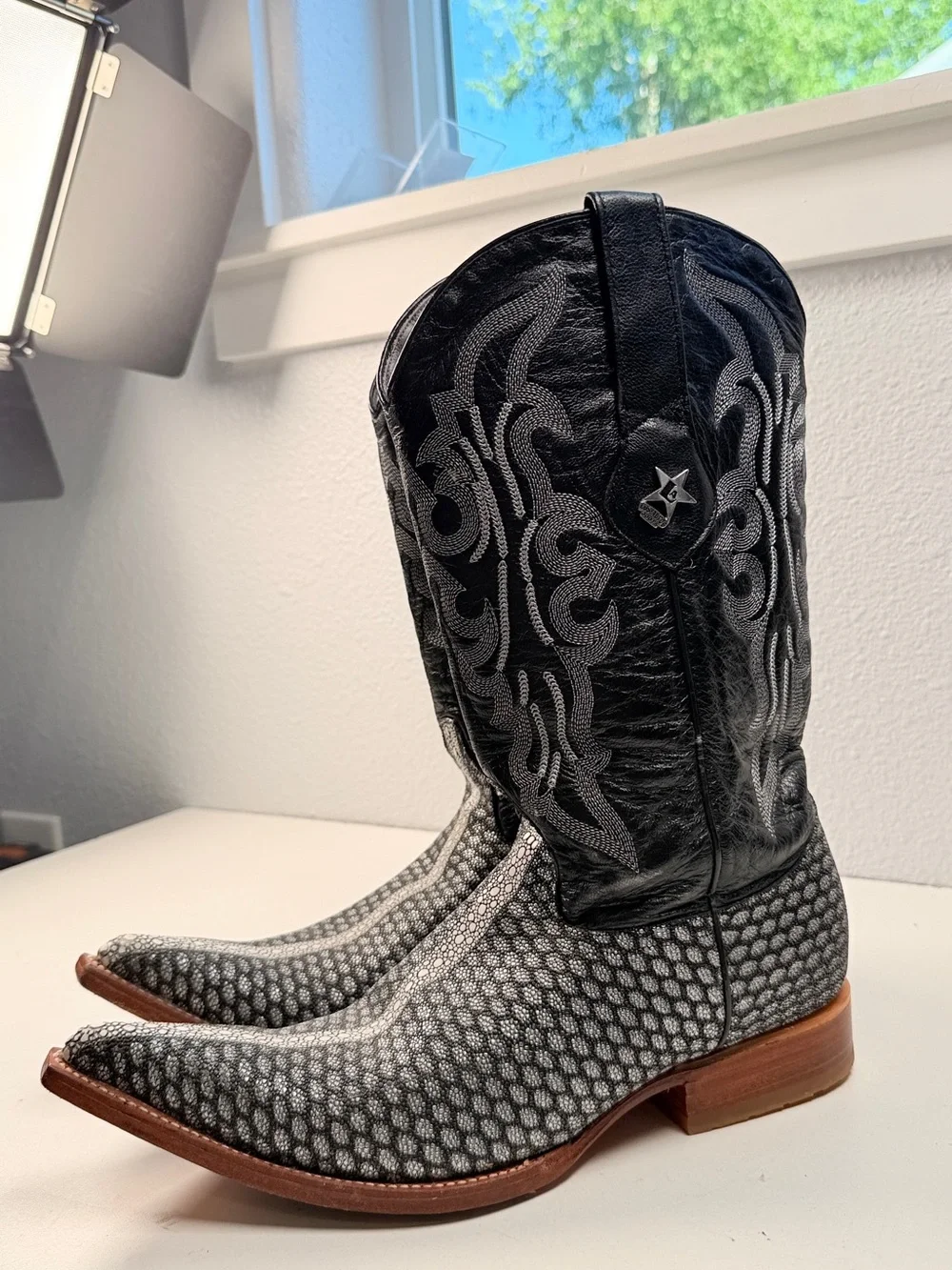Los Altos Mens Stingray Print Leather Cowboy Boots Black Gray 8.5 EE